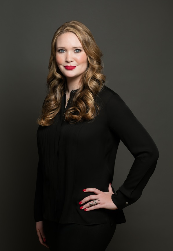 Sarah J. Maas author